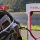 Tesla Produksi Pengisi Daya Mobil Listrik di China