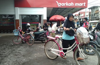 Minimarket di Payakumbuh Bagi-bagi Untung ke Warga