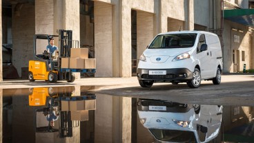 e-NV200 (2014) : Mobil Niaga Listrik Pertama Nissan Produksi Massal