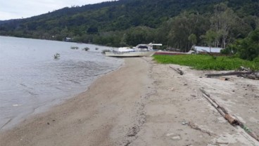 Tanggul Penahan Ombak Perlu Segera Dibangun di Pantai Wasior