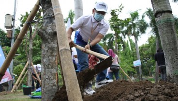 Dukung Lingkungan Sehat, Pertamina Gelar Aksi Tanam Pohon di Sidoarjo