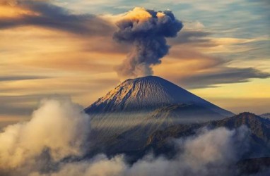 Aktivitas Gunung Semeru Meningkat, Jalur Pendakian Ditutup