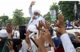 Dengarkan! Rizieq Shihab Minta Warga Pakai Masker dan Jaga Jarak