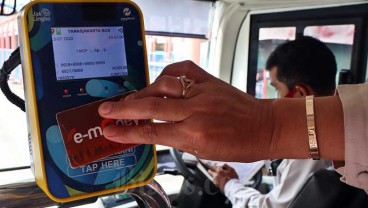 Halte TransJakarta Sediakan Wifi Gratis 20 Mbps, Pelanggan Diuntungkan