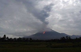 Masyarakat Diminta Waspadai Awan Panas Gunung Semeru