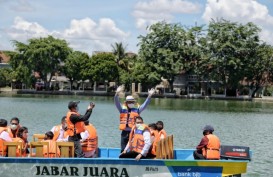 Ridwan Kamil Hibahkan Perahu Wisata untuk Situ Rawa Besar Depok
