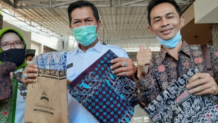 Pemkot Serang Wajibkan ASN Pakai Batik Khas Daerah Mulai 2021