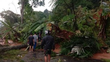 Rumah Rusak Ditimpa Longsor, BPBD Garut Ungsikan Tujuh Keluarga