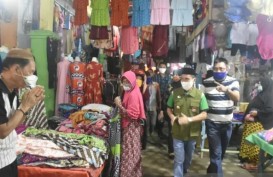 ADAPTASI KEBIASAAN BARU : Asprindo Makassar Kampanye Penggunaan Masker