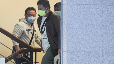 KPK Tetapkan Bupati Banggai Laut Tersangka Suap Pengadaan Barang dan Jasa