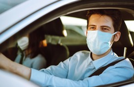 Sendiri di Mobil, Haruskah Pakai Masker Untuk Cegah Virus Corona?