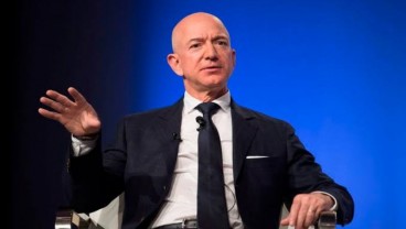 Jeff Bezos Akan Kirim Astronot Perempuan Pertama ke Bulan