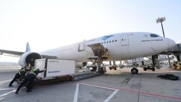 Didatangkan dari China, Vaksin Covid-19 Dilindungi Peti Kemas Khusus