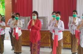 Menteri Pemberdayaan Perempuan Datangi TPS Unik di Denpasar