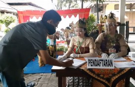 Dewi Arimbi dan Srikandi Jaga TPS di Semarang