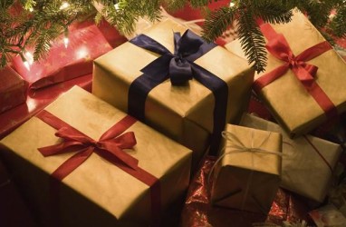 Jadi Secret Santa? Ini 10 Kado Natal yang Cocok untuk Orang Terkasih