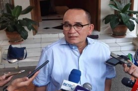 Ruhut Sitompul: Semoga Emil dan Mahfud Damai