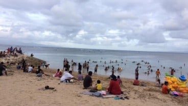 Bali Mulai Ramai, Pantai Sindhu Bali Diserbu Wisatawan