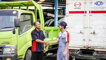 Hino Motors Raih Penghargaan dari KNKT