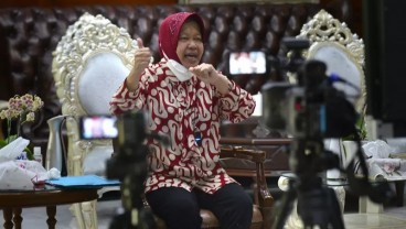 Batal Pensiun dan Berbisnis, Risma Terima Ajakan Jokowi Jadi Mensos