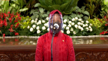 Ingin Berdayakan Warga Kolong Tol, Risma: Nanti Kita Buat Pecel Lele