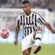 Setelah CR7, Bek Juventus Alex Sandro Positif Covid-19