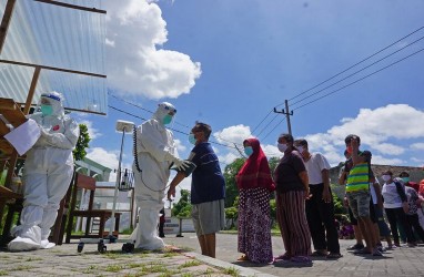 Warga Kediri Diminta Bersiap Vaksinasi Covid-19. Tulung Agung Perpanjang Jam Malam