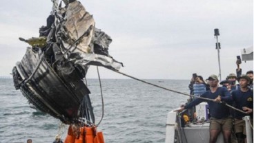 Cari Black Box Sriwijaya SJ 182, Kapal Baruna Jaya IV Dampingi KRI Rigel