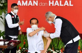 Cerita Dokter yang Suntik Vaksin Covid-19 Jokowi, Sempat Gemetar