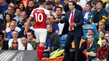 Unai Emery Selalu Membantu Mesut Ozil Saat di Arsenal