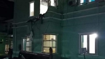 Gempa Magnitudo 6,2 di Majene Sulbar, Bangunan Ambruk