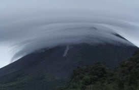 Gunung Merapi Kembali Mengeluarkan Lava Pijar dengan Jarak Luncur 400 Meter