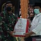 Panglima TNI Serahkan Bantuan Presiden untuk Korban Banjir Kalsel