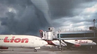 Fenomena Awan Mirip Gelombang Tinggi Muncul di Bandara Yogyakarta
