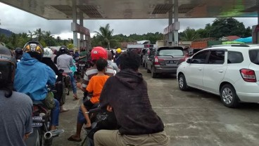 Harga Melejit, Bensin di Mamuju Rp30.000 per Liter