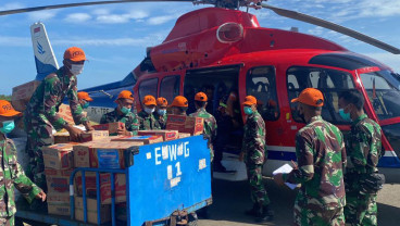 Helikopter IATA Bantu BNPB Salurkan Bantuan Logistik ke Mamuju