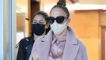 Tren Masker Berantai Diprediksi Bakal Jadi Tren, J-Lo Juga Pakai