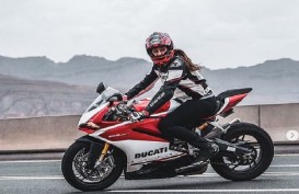 Foto-Foto Tanpa Jilbab Wanita Arab Tunggangi Ducati dan Harley Davidson