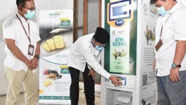 Bank Syariah Mandiri Hadirkan ATM Beras di Masjid Nurul Iman Padang