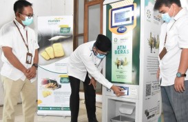 Bank Syariah Mandiri Hadirkan ATM Beras di Masjid Nurul Iman Padang