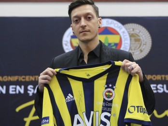 Debut Ozil Berbuah Manis, Bawa Fenerbahce Menang di Liga Turki