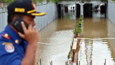 INFO BANJIR JAKARTA: Pukul 00.00 WIB Pintu Air Pasar Ikan Siaga 3