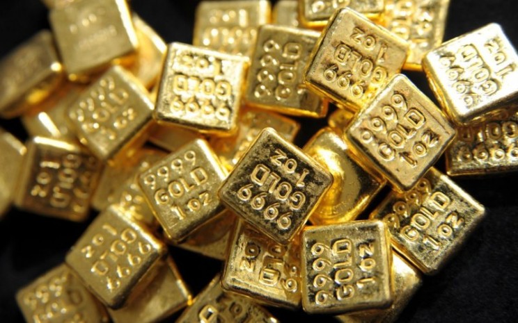 Harga Emas Turun Hampir 2 Persen dalam Sepekan