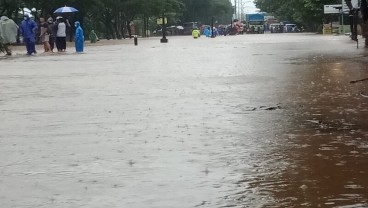 Hujan Semalaman, Jalan Pantura Semarang - Kendal Tergenang Air