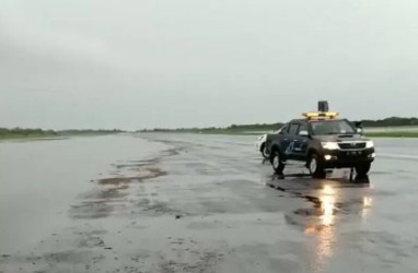 Landasan Digenangi Air, Bandara Semarang Ditutup