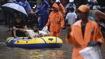 Hujan Deras Guyur Ibu Kota, BPBD Jakarta Naikkan Status Pintu Air Manggarai