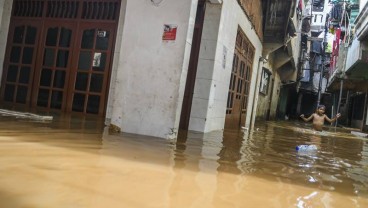 INFO BANJIR JAKARTA: Pukul 10.00 Pintu Air Depok 280 Cm 