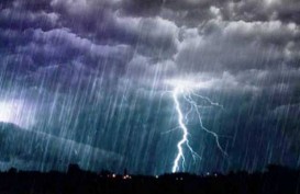 INFO BANJIR JAKARTA: Waspada, Hujan dan Petir Berpotensi Terjadi