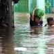 INFO BANJIR JAKARTA: Tinggi Air di Kampung Pulo Seatap Rumah