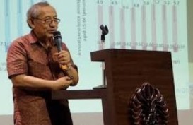 Sosok Samsurizal, Profesor Berumur 76 Tahun Disuntik Vaksin Covid-19